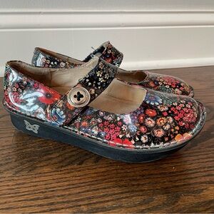 ALEGRIA Paloma Midnight Garden Black Patent Leather Nursing Mary Jane Clogs